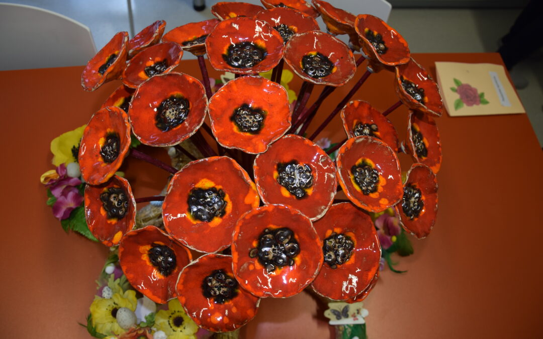 Kwiaty wykonane przez uczniów dla personelu medycznego naszego szpitala  z okazji Dnia Zdrowia.