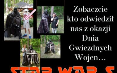 W dniu wczorajszym naszym uczniom udało się uchwycić krótką wizytę niezapowiedzianych gości z okazji Dnia Gwiezdnych Wojen.